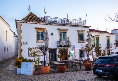 Faro, Algarve, Portekiz 'deki sokak kafesi.