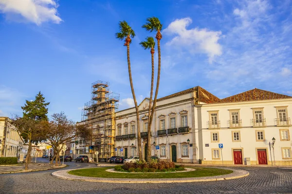 Faro, Algarve, Portekiz şehir merkezinin klasik mimarisi.
