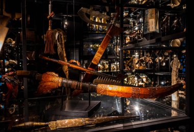 Lagos, Algarve, Portekiz 'deki Lagos Dijital Müzesi' nin eski kılıç ve silahları