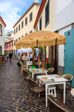 Portekiz, Madeira 'da Camara de Lobos köyündeki sokak kafesi.