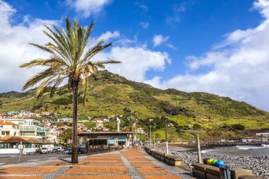 Madeira, Portekiz 'de güneşli bir günde setin manzarası