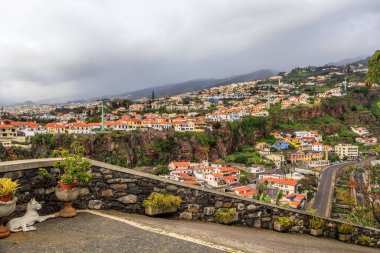 Portekiz, Madeira, Funchal 'daki Monte Dağı' nda tipik bir akitektüre sahip Panorama