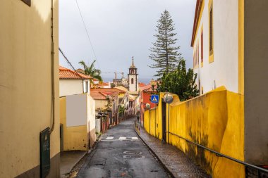 Funchal, Madeira, Portekiz 'deki Aziz Peter Kilisesi' nin çan kulesi
