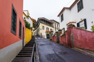 Funchal, Madeira, Portekiz 'de Dar Sokak