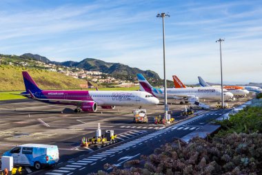Havaalanındaki Wizzair uçağı görüntüsü Cristiano Ronaldo Funchal, Madeira, Portekiz