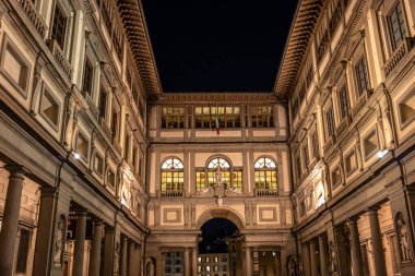 Uffizi Galerisi akşam Floransa, İtalya