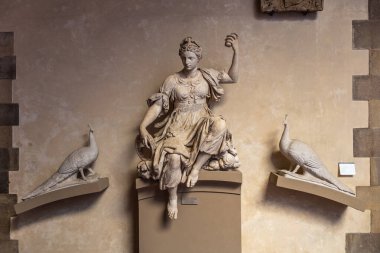 Bartolomeo Ammanati tarafından Floransa, İtalya 'daki Bargello Ulusal Müzesi verandasında sergilenen çeşme