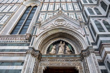 İtalya, Floransa 'da güneşli bir günde Duomo Katedrali' nin detayları
