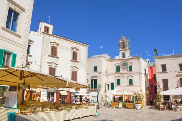 Vittorio Emanuele II Meydanı Polignano a Mare, İtalya