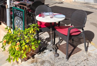 Soller Limanı 'ndaki sokak kafesi, Balear Adaları, İspanya