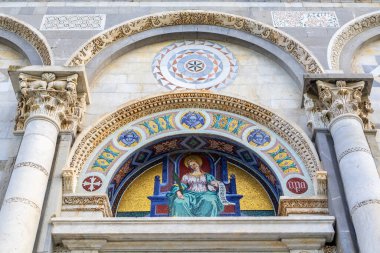 İtalya, Pisa 'daki Santa Maria Katedrali' nin detayları