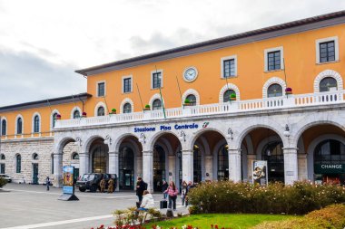 Pisa, İtalya 'daki tren istasyonu