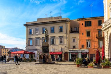 Pisa, İtalya 'daki Garibaldi Anıtı
