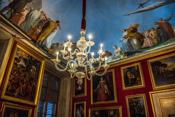 Martelli Evi 'nin İçi - Floransa, İtalya' daki tarihi saray ve müze