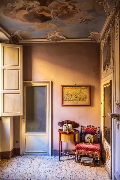 Martelli Evi 'nin İçi - Floransa, İtalya' daki tarihi saray ve müze