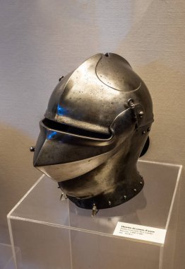 Armetto miğferi, usta Pietro Giacomo da Castello tarafından İtalya, Floransa 'daki Bargello Ulusal Müzesi' nde yapıldı.