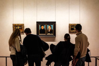 Diptych yakınlarındaki insanlar Martin Luther ve eşi Katharina von Bora 'nın portreleriyle Floransa' daki Uffizi Galerisi 'nde Yaşlı Lucas Cranach tarafından