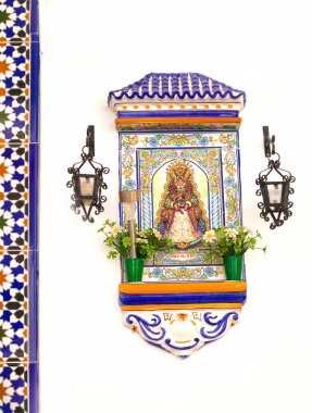 İspanya 'nın Malaga şehrinin duvarında seramik simge görüntüsü