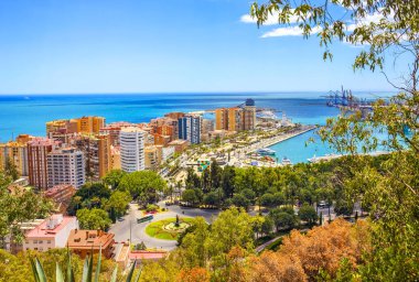 İspanya 'nın Malaga kentindeki liman manzarası