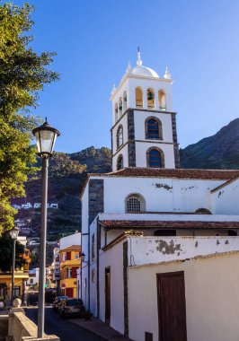 Garachico, Santa Cruz de Tenerife, İspanya 'daki St. Anne Kilisesi' nin çan kulesi.