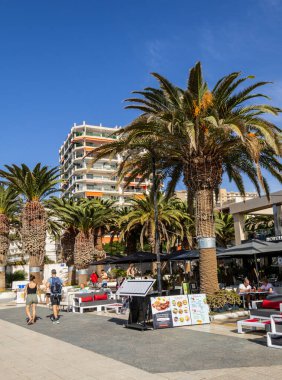 Los Cristianos, İspanya 'daki sokak kafesi.