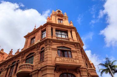 Santa Cruz de Tenerife, İspanya 'daki klasik kırmızı ev.