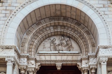 Monako 'daki Aziz Nicholas Katedrali' nin detayları