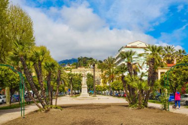 Menton 'daki Fransa Eklenti Heykeli