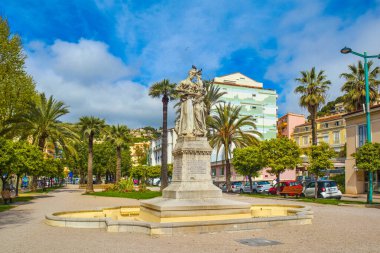 Menton 'daki Fransa Eklenti Heykeli