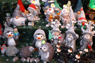 Polonya, Katowice 'de satılık seramik Noel hatıra oyuncakları