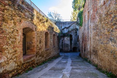 İtalya, Livorno 'da güneşli bir günde yeni kale