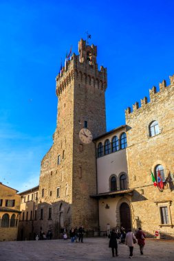 Palazzo dei Priori, İtalya 'nın Toskana kentindeki belediye binası olarak da bilinir.