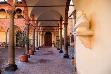 İtalya, Siena 'daki Saint Catherine Sığınak Evinin Avlusu