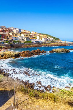 Castelsardo, Sardunya, İtalya 'da Marina di Castelsardo Sahili ile Panorama