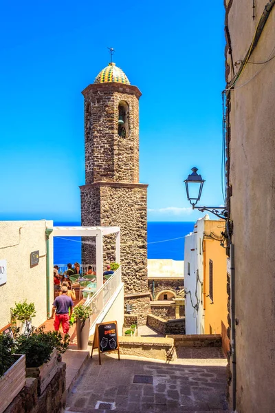 Castelsardo, Sardunya, İtalya 'daki St. Anthony Katedrali Başrahibi Çan Çanı