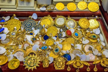 Heraklion, Girit, Yunanistan 'daki sergide satılık mücevherler