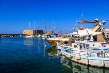Kules Kalesi (ya da Deniz kenarındaki kale ya da Rocca al Mare) - Heraklion, Girit, Yunanistan limanındaki tarihi Venedik tahkimatı