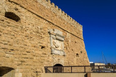 Kules Kalesi (ya da Deniz kenarındaki kale ya da Rocca al Mare) - Heraklion, Girit, Yunanistan limanındaki tarihi Venedik tahkimatı