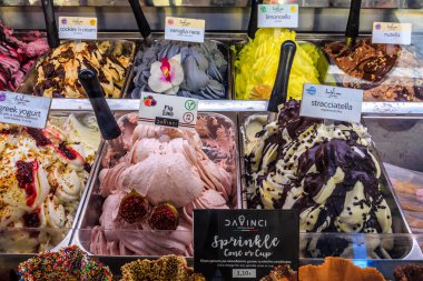 Heraklion, Girit, Yunanistan 'da tipik dondurma satışı