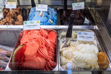 Heraklion, Girit, Yunanistan 'da tipik dondurma satışı