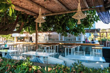 Yunanistan 'ın Girit kentindeki Heraklion şehir merkezindeki sokak kafesi