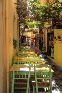 Yunanistan 'ın Girit kentindeki Rethymno şehir merkezindeki sokak kafesi