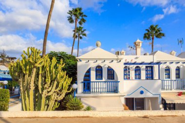 Maspalomalar, Büyük Kanarya, İspanya 'daki tipik bungalov kompleksi