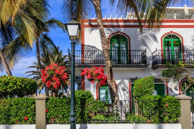 Puerto de Mogan 'ın merkezinde eski bir ev, Gran Canaria Adası, İspanya