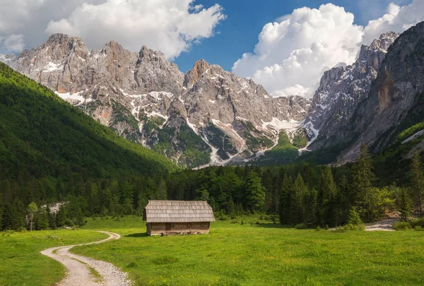 Peisaj Frumos Munții Alpilor Julian — Fotografie, imagine de stoc