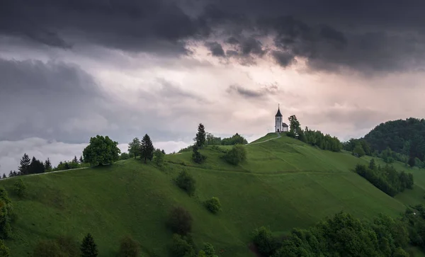 Jamnik Kerk Top Van Heuvel Een Humeurige Stormachtige Dag — Stockfoto