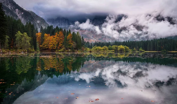 Herfst Aan Het Meer Fusine Italië — Stockfoto