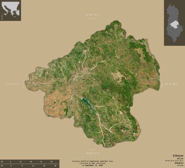 Elbasan, Arnavutluk Eyaleti. Sentinel-2 uydu görüntüleri. Bilgilendirici örtülerle sağlam arkaplanda izole edilmiş şekil. Değiştirilmiş Kopernik Sentinel verileri içerir