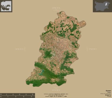 Shumen, Bulgaristan ili. Sentinel-2 uydu görüntüleri. Bilgilendirici örtülerle sağlam arkaplanda izole edilmiş şekil. Değiştirilmiş Kopernik Sentinel verileri içerir