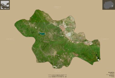 Strumitsa, Makedonya belediyesi. Sentinel-2 uydu görüntüleri. Bilgilendirici örtülerle sağlam arkaplanda izole edilmiş şekil. Değiştirilmiş Kopernik Sentinel verileri içerir
